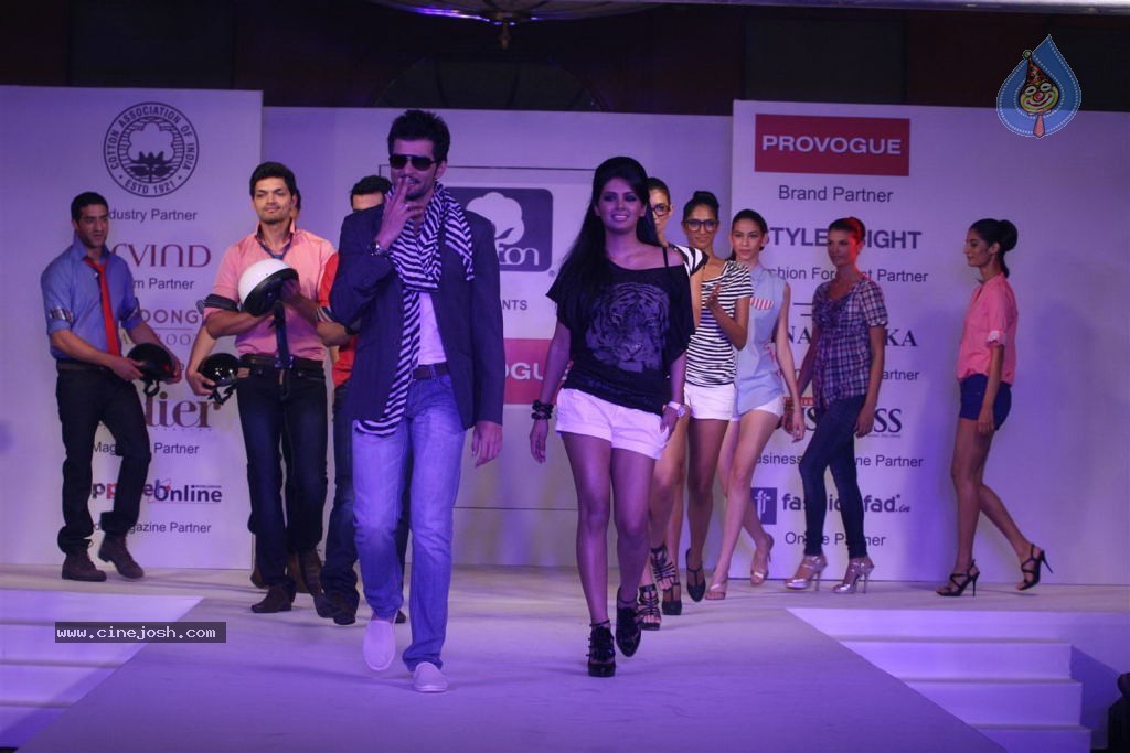 Celebs at Cottonscape Fashion Show - 62 / 76 photos