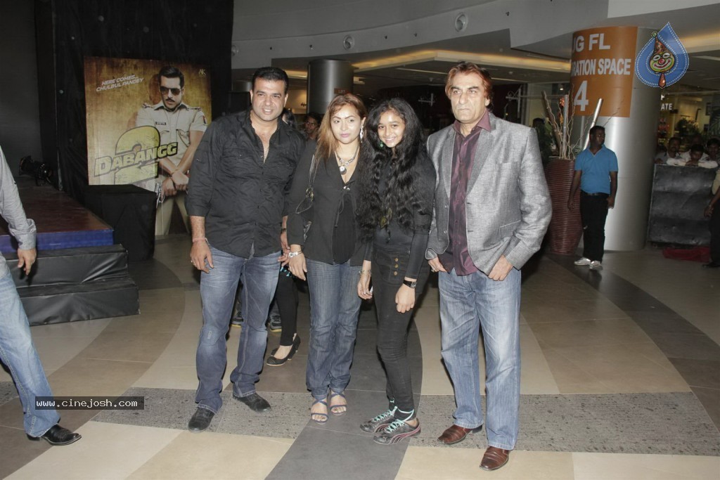 Celebs at Dabangg 2 Premiere Show - 42 / 82 photos