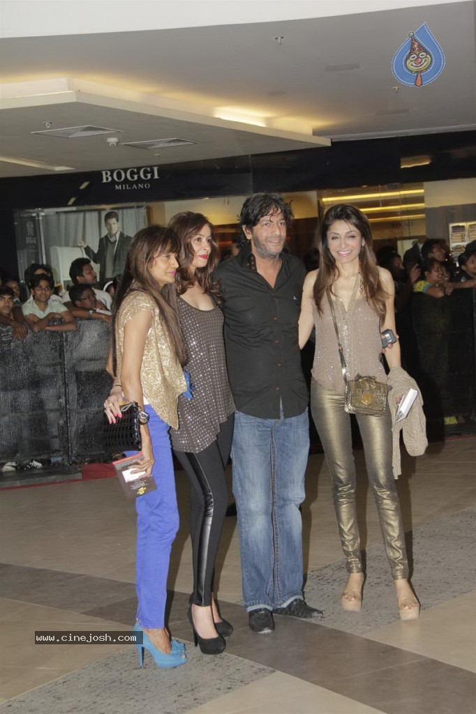 Celebs at Dabangg 2 Premiere Show - 74 / 82 photos
