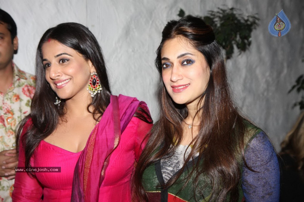 Celebs at Dabboo Ratnani 2013 Calendar Launch - 92 / 122 photos