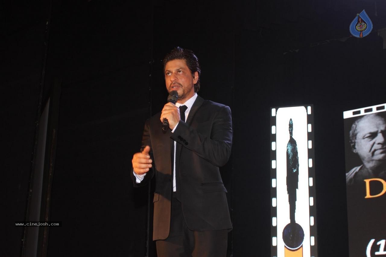 Celebs at Dadasaheb Phalke Film Foundation Awards 2015 - 7 / 113 photos