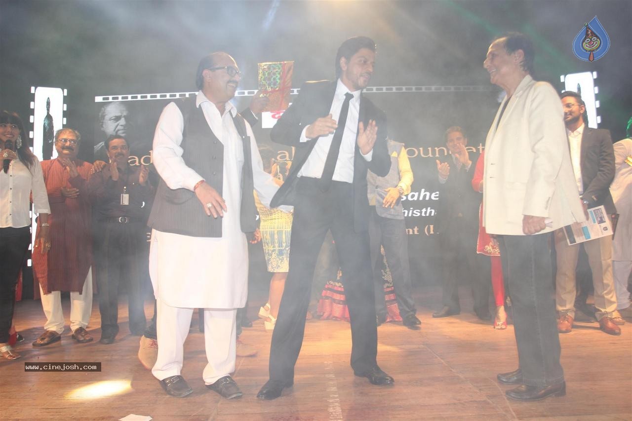 Celebs at Dadasaheb Phalke Film Foundation Awards 2015 - 15 / 113 photos