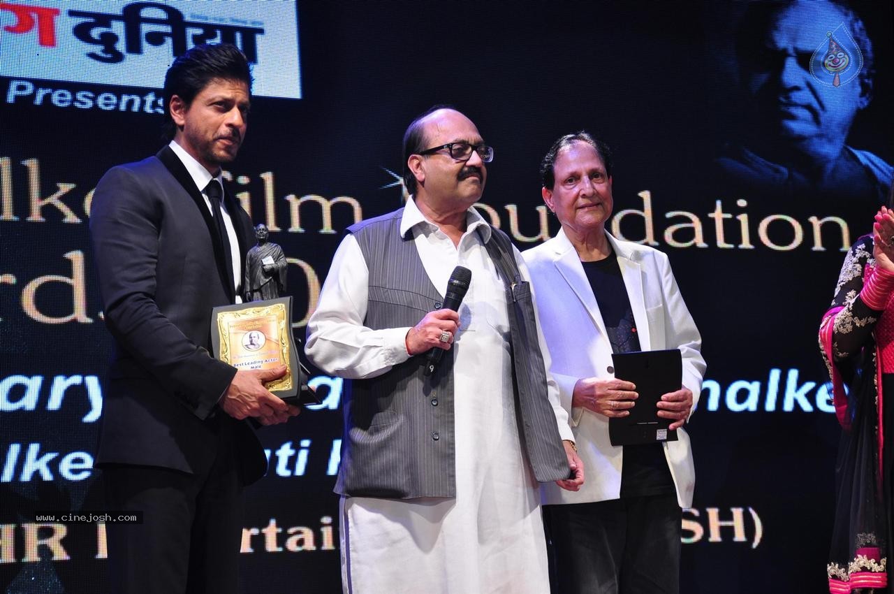 Celebs at Dadasaheb Phalke Film Foundation Awards 2015 - 22 / 113 photos