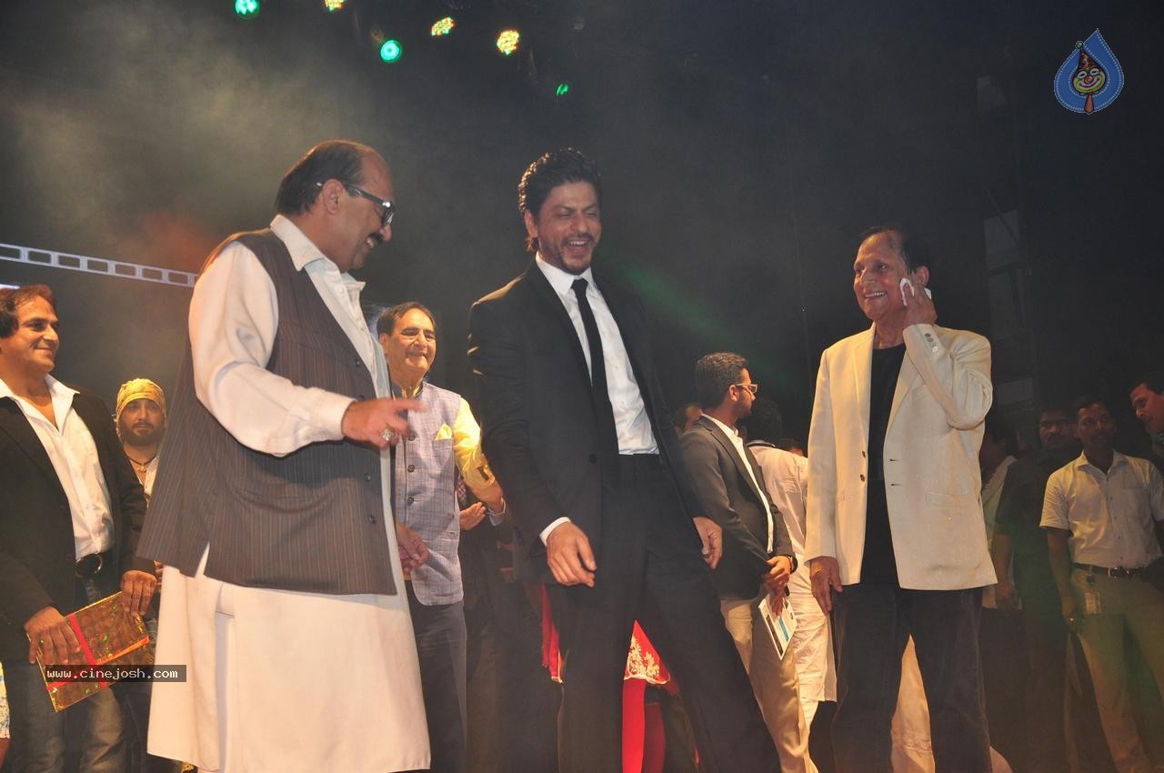 Celebs at Dadasaheb Phalke Film Foundation Awards 2015 - 44 / 113 photos
