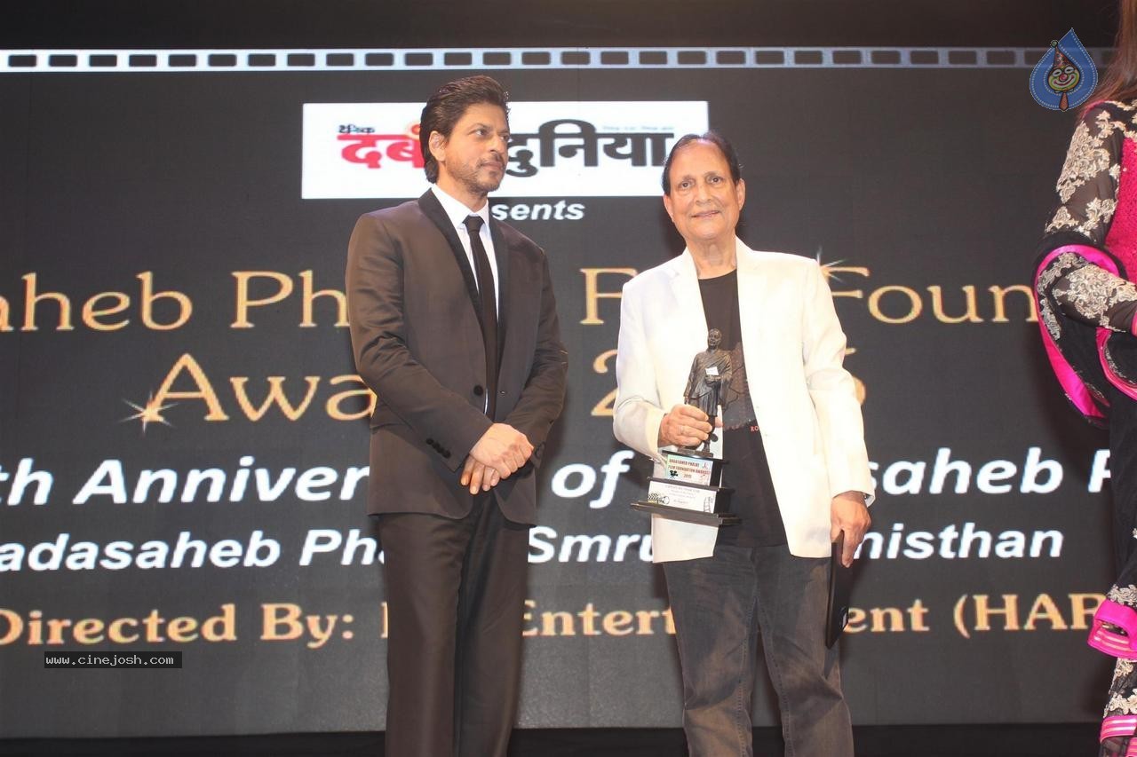 Celebs at Dadasaheb Phalke Film Foundation Awards 2015 - 48 / 113 photos