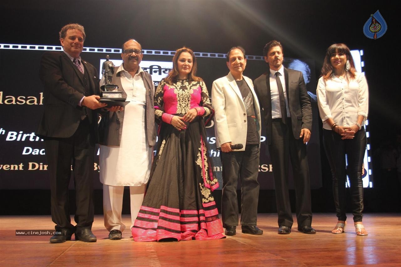 Celebs at Dadasaheb Phalke Film Foundation Awards 2015 - 54 / 113 photos