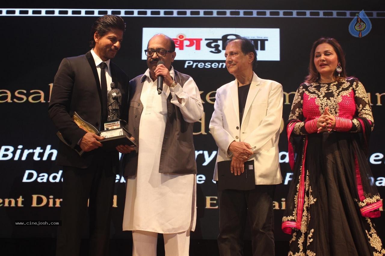 Celebs at Dadasaheb Phalke Film Foundation Awards 2015 - 64 / 113 photos