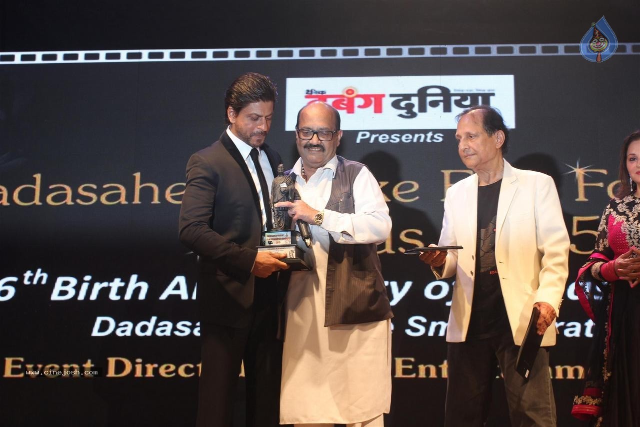 Celebs at Dadasaheb Phalke Film Foundation Awards 2015 - 65 / 113 photos