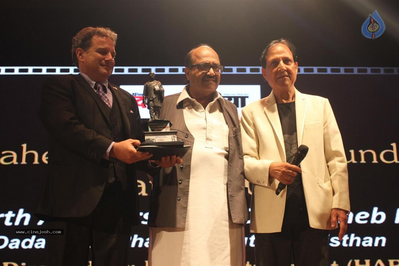 Celebs at Dadasaheb Phalke Film Foundation Awards 2015 - 75 / 113 photos