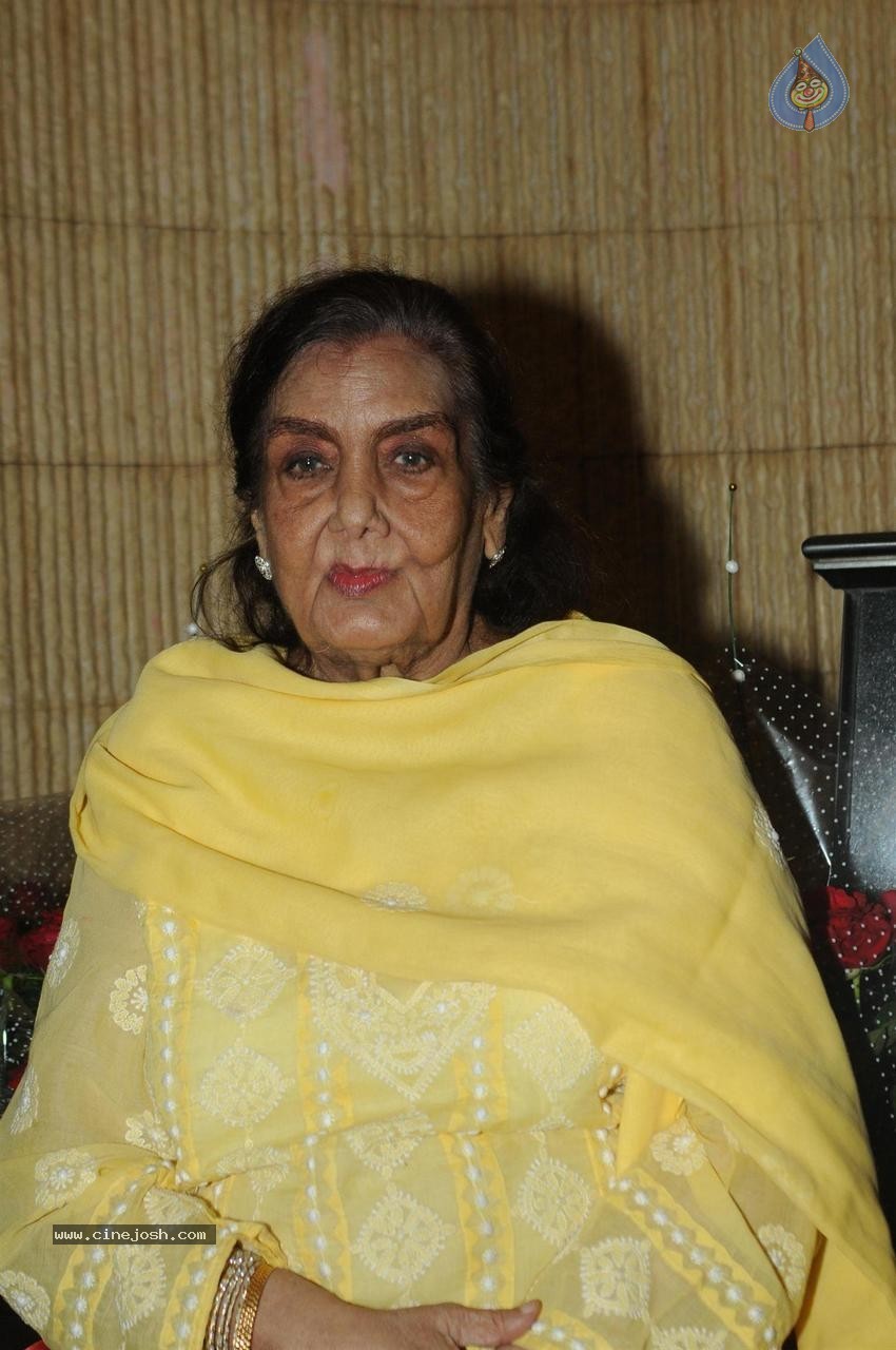 Celebs at Dadasaheb Phalke Film Foundation Awards 2015 - 83 / 113 photos