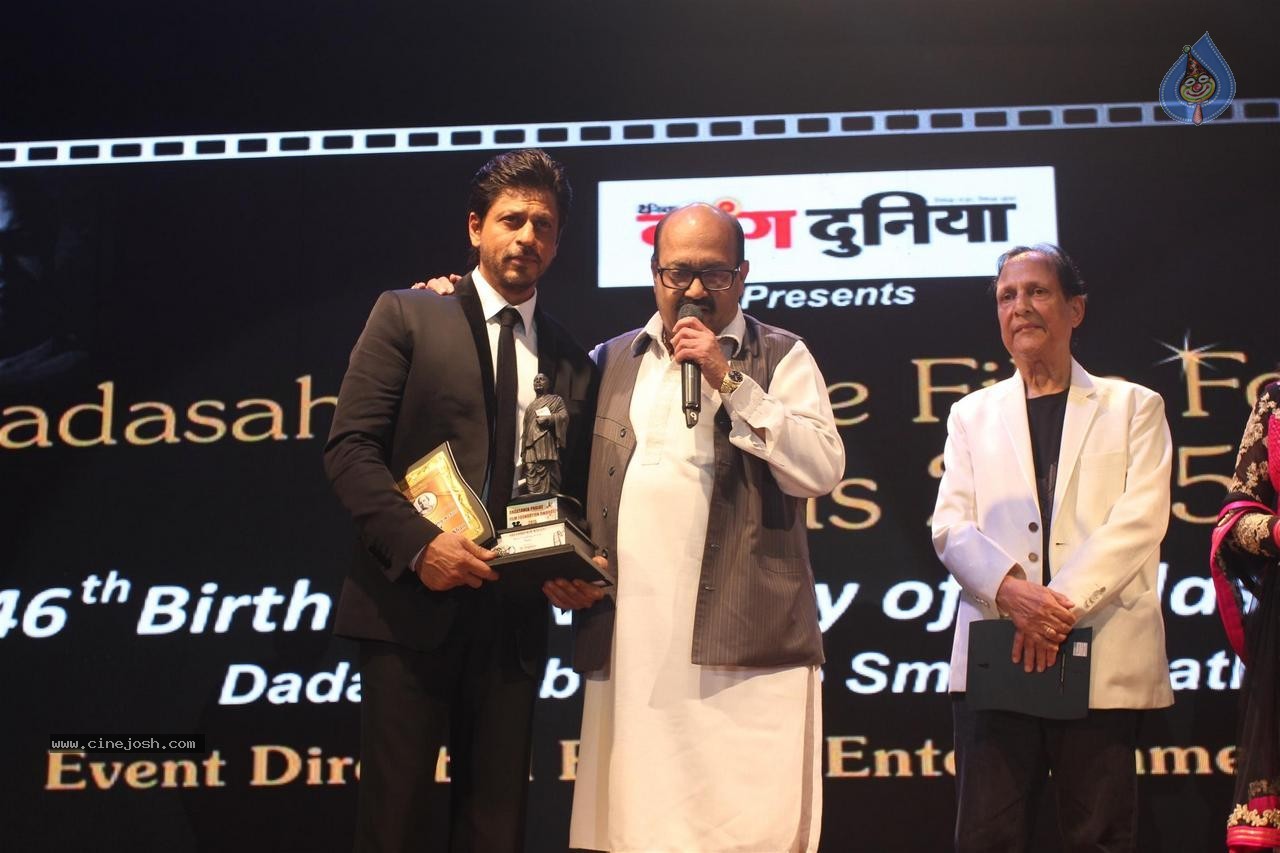 Celebs at Dadasaheb Phalke Film Foundation Awards 2015 - 85 / 113 photos