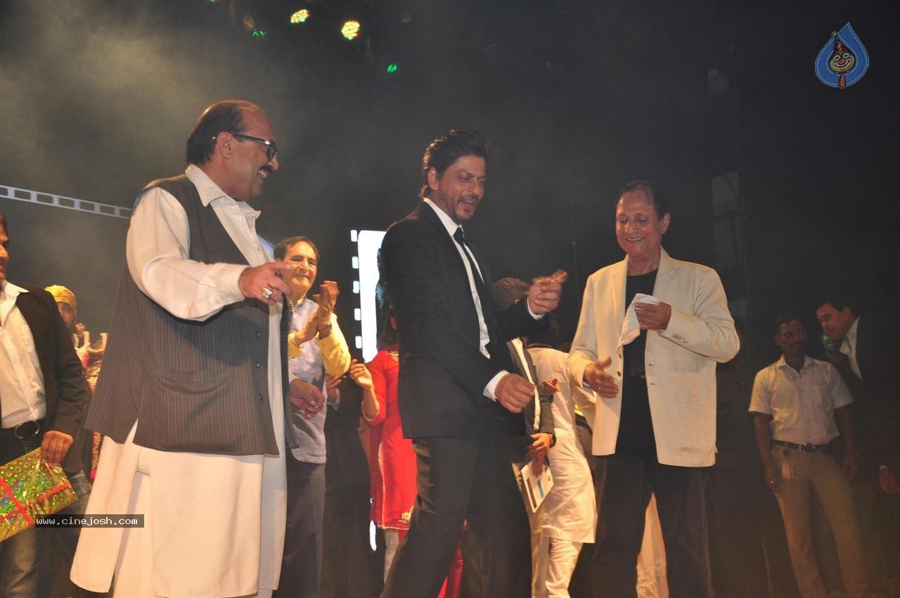 Celebs at Dadasaheb Phalke Film Foundation Awards 2015 - 113 / 113 photos