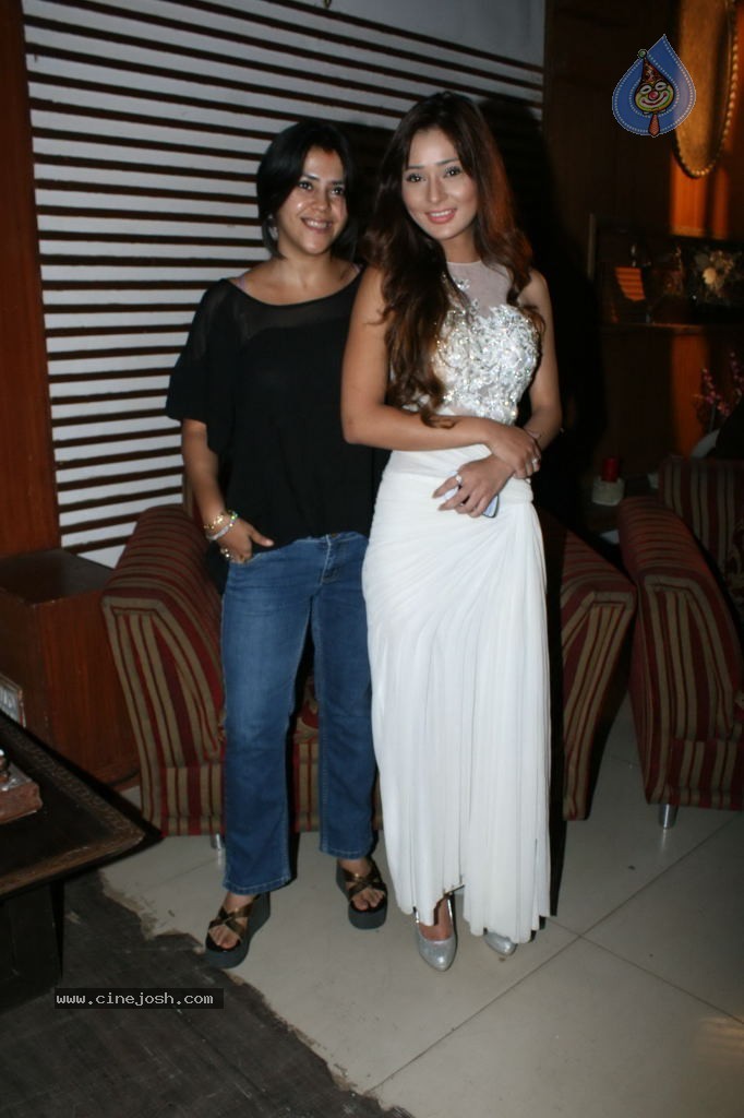 Celebs at Dark Rainbow Movie Opening - 31 / 31 photos