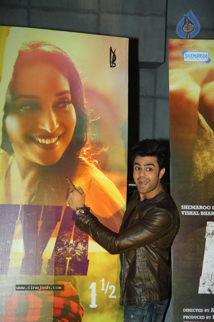 Celebs at Dedh Ishqiya Premiere - 7 / 74 photos