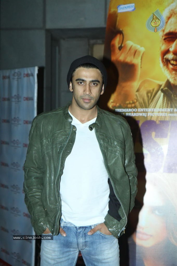 Celebs at Dedh Ishqiya Premiere - 31 / 74 photos