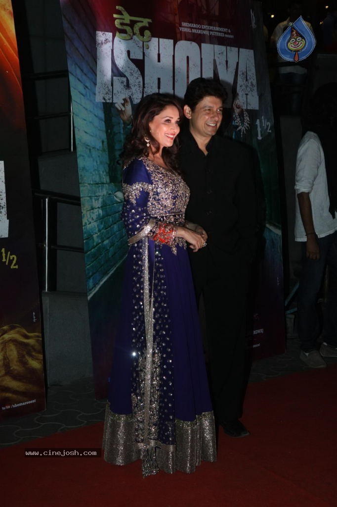 Celebs at Dedh Ishqiya Premiere - 34 / 74 photos