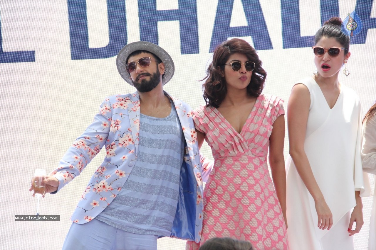 Celebs at Dil Dhadakne Do Film Music Launch - 57 / 160 photos