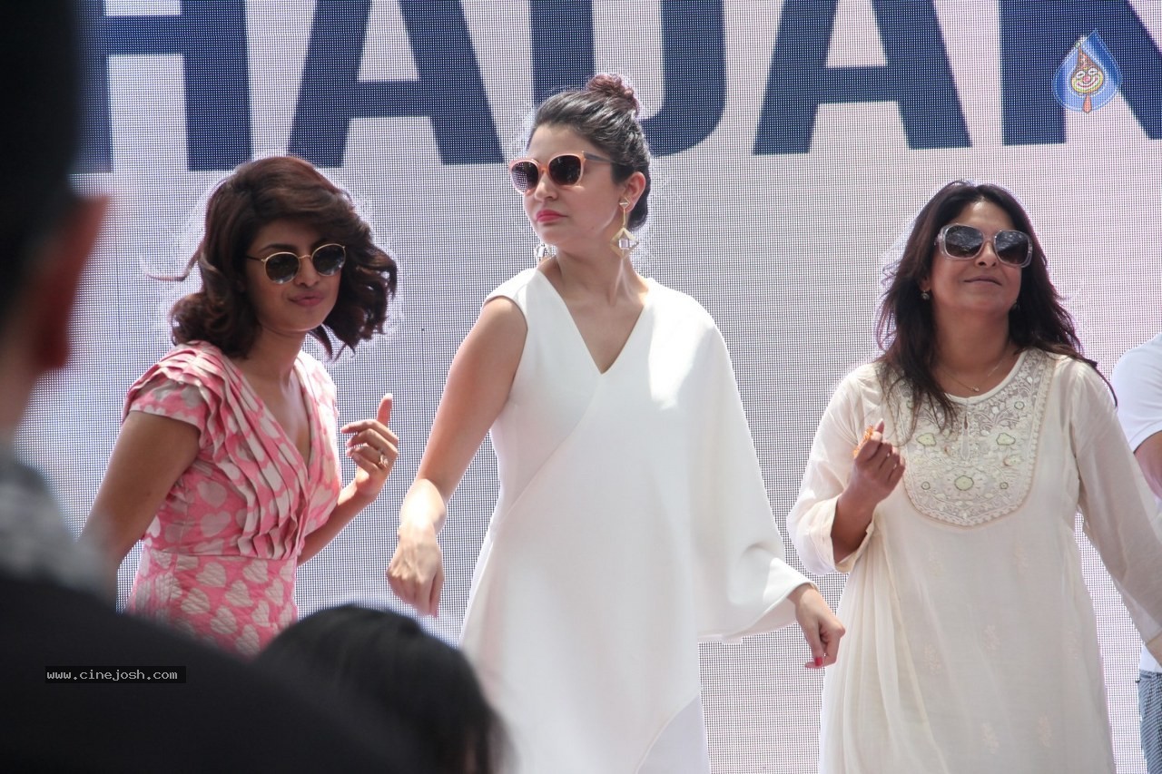 Celebs at Dil Dhadakne Do Film Music Launch - 94 / 160 photos