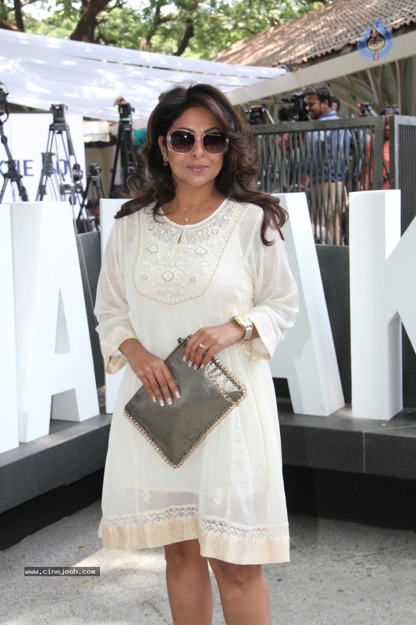 Celebs at Dil Dhadakne Do Film Music Launch - 104 / 160 photos