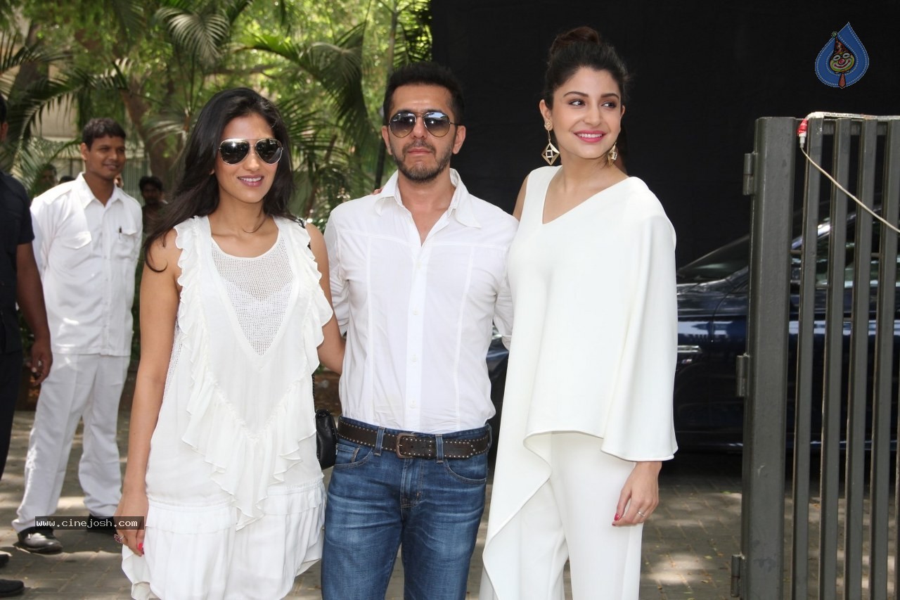 Celebs at Dil Dhadakne Do Film Music Launch - 117 / 160 photos