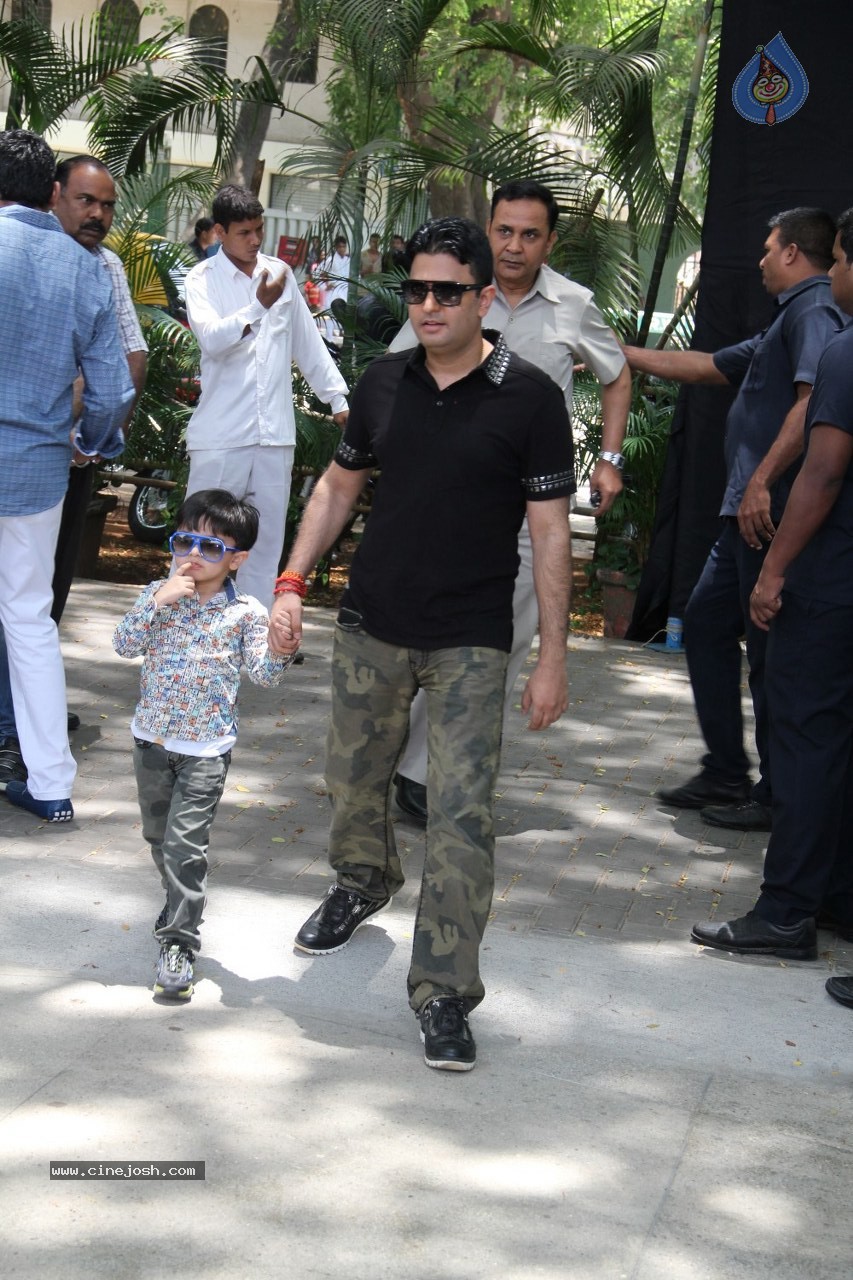 Celebs at Dil Dhadakne Do Film Music Launch - 133 / 160 photos