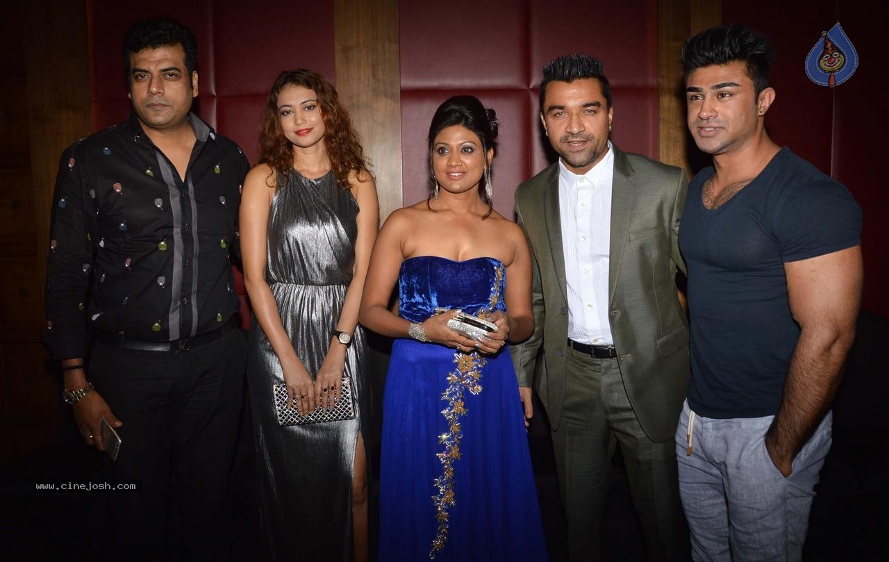 Celebs at Disha Birthday Party - 20 / 39 photos