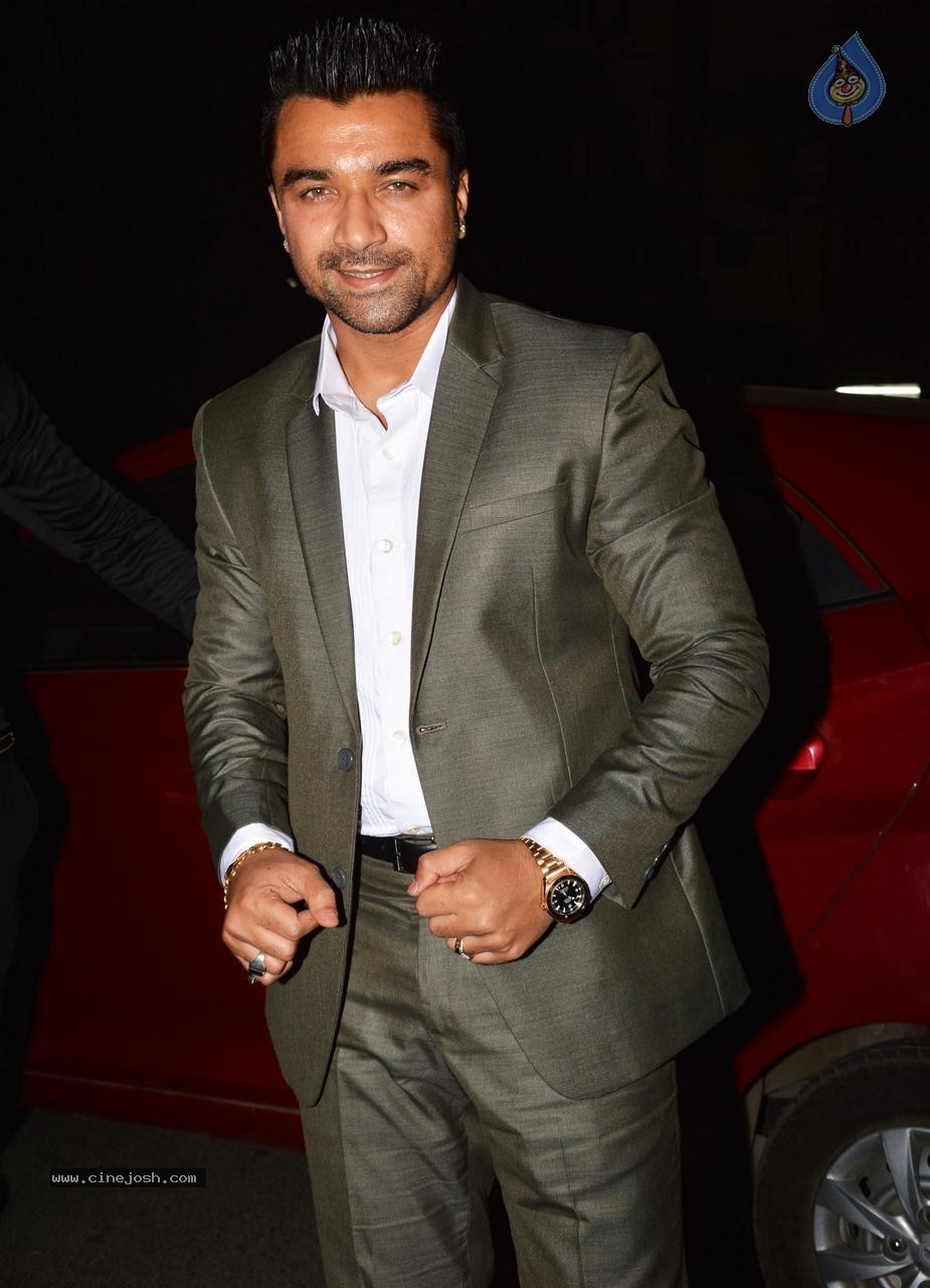 Celebs at Disha Birthday Party - 37 / 39 photos