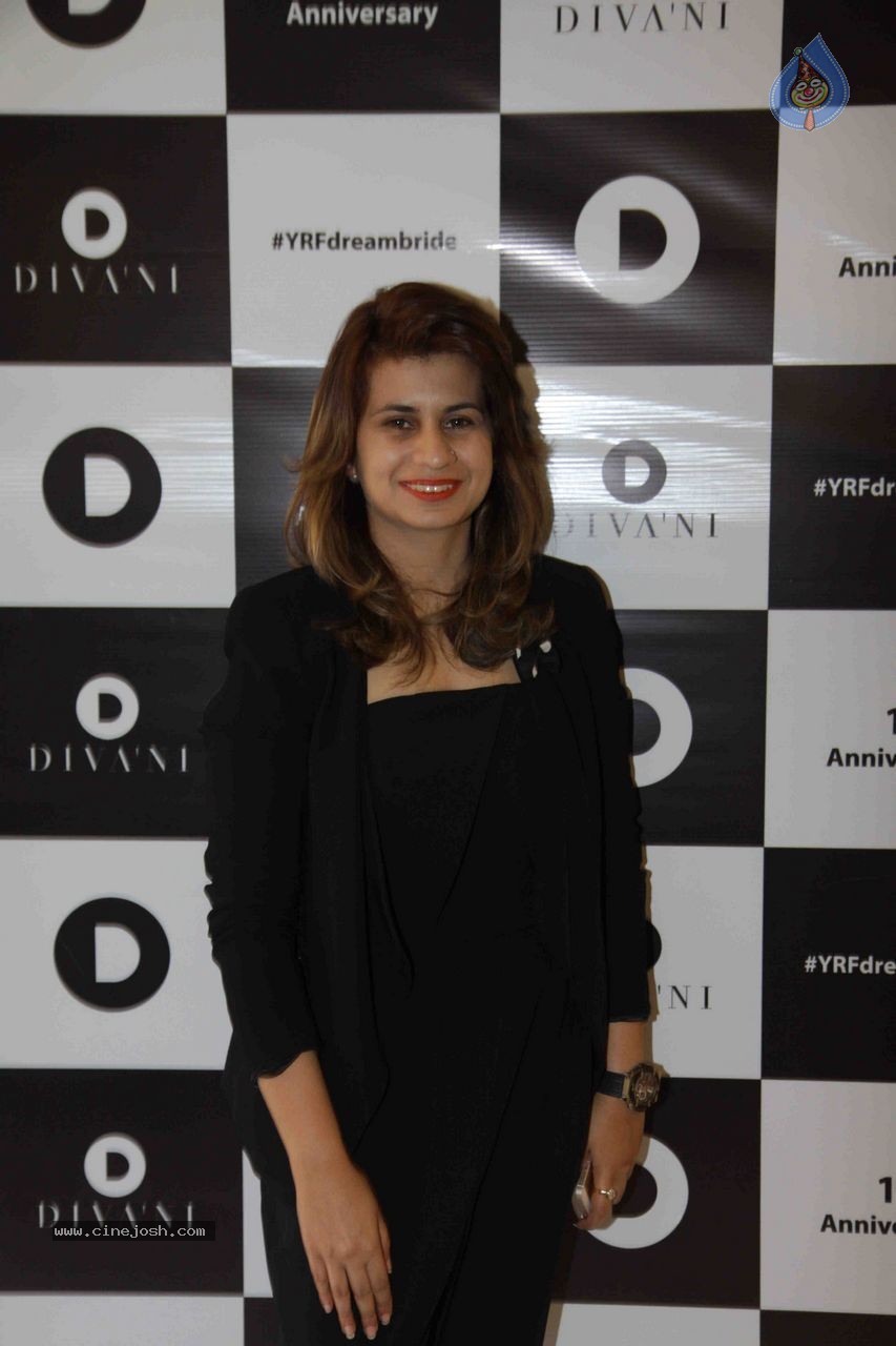 Celebs at Divani 1st Anniversary - 42 / 42 photos