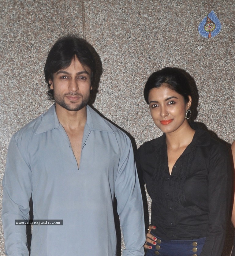 Celebs at Dr Seema Chaudhary n Nitin Chaudhary Art Show - 18 / 24 photos