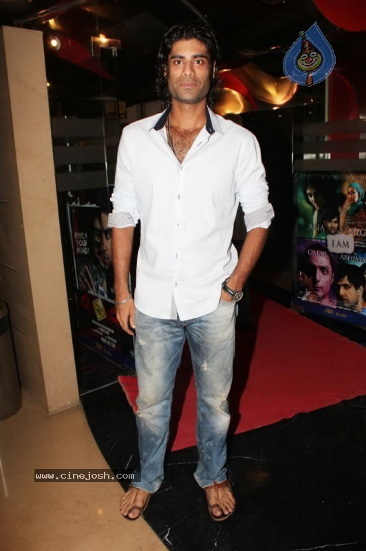 Celebs at Dum Maaro Dum Special Screening - 15 / 32 photos