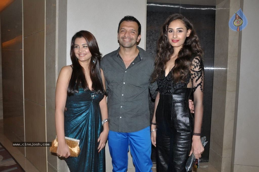 Celebs at Elle Beauty Awards 2012 - 28 / 59 photos