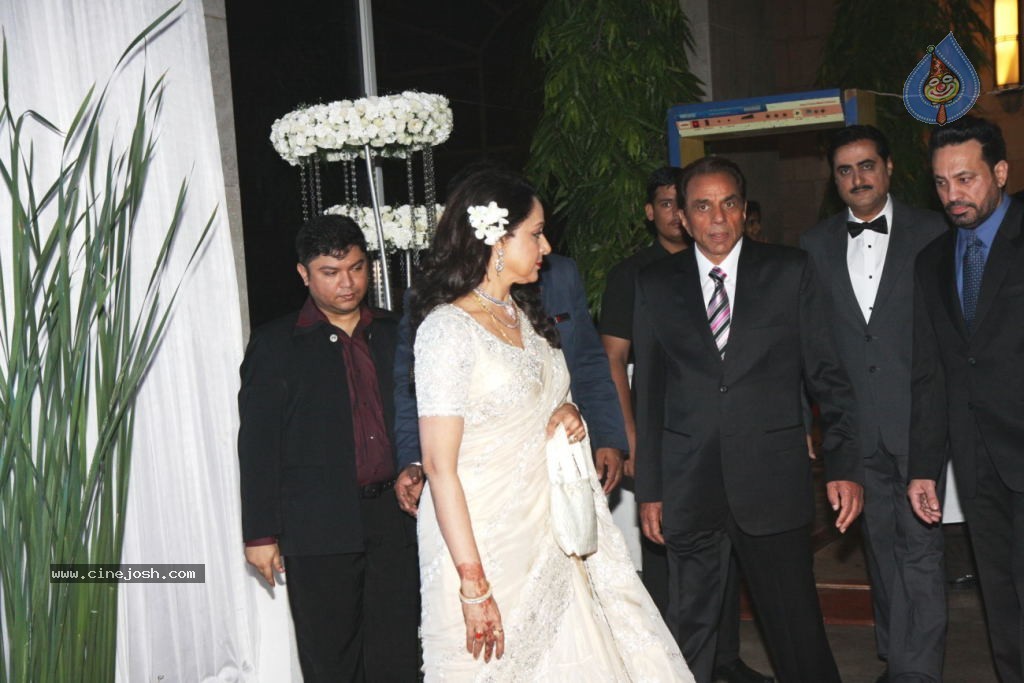 Celebs at Esha Deol Reception Photos - 14 / 89 photos