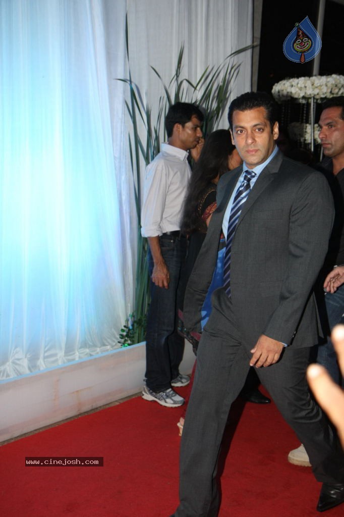 Celebs at Esha Deol Reception Photos - 16 / 89 photos