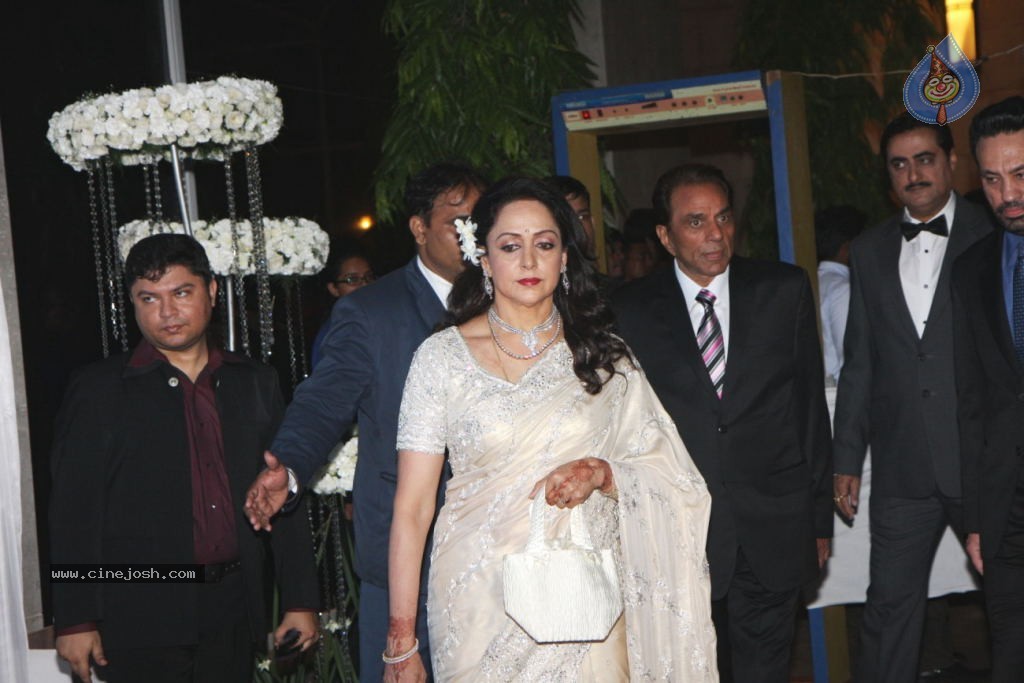 Celebs at Esha Deol Reception Photos - 17 / 89 photos