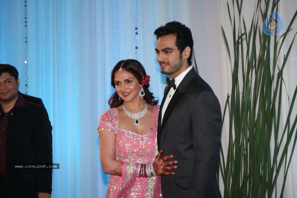Celebs at Esha Deol Reception Photos - 21 / 89 photos