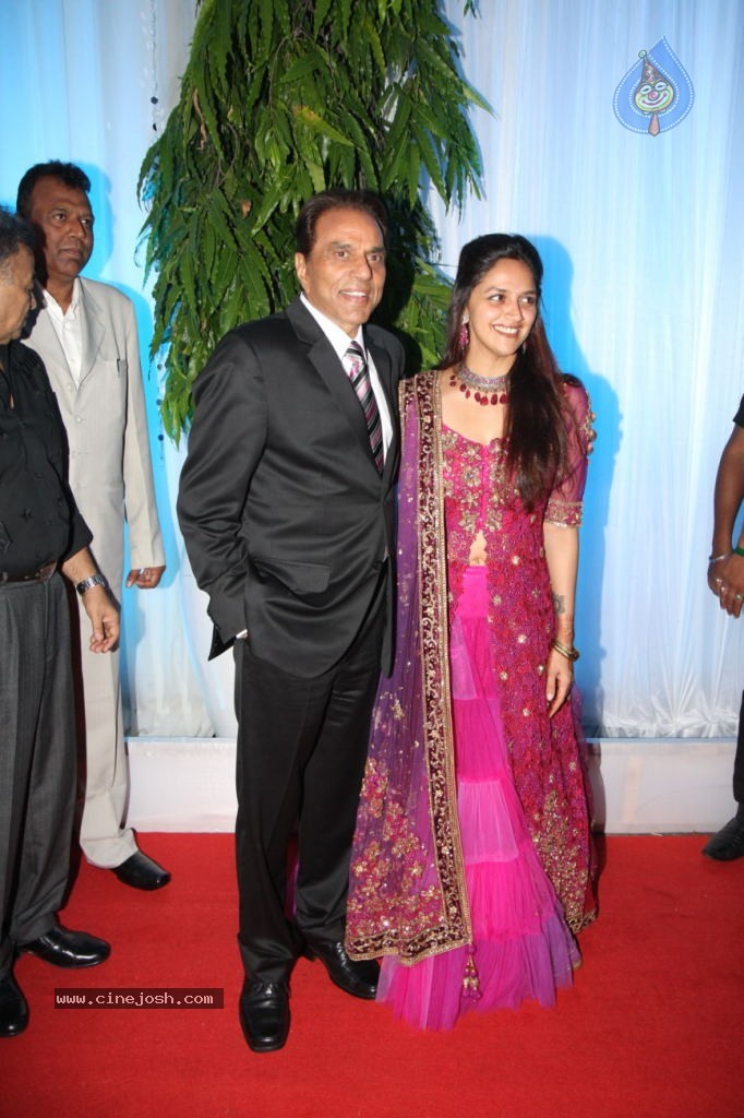 Celebs at Esha Deol Reception Photos - 37 / 89 photos