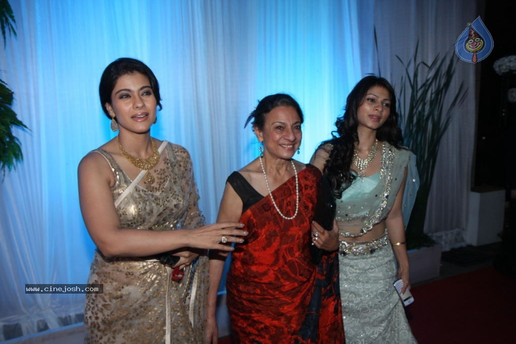 Celebs at Esha Deol Reception Photos - 72 / 89 photos