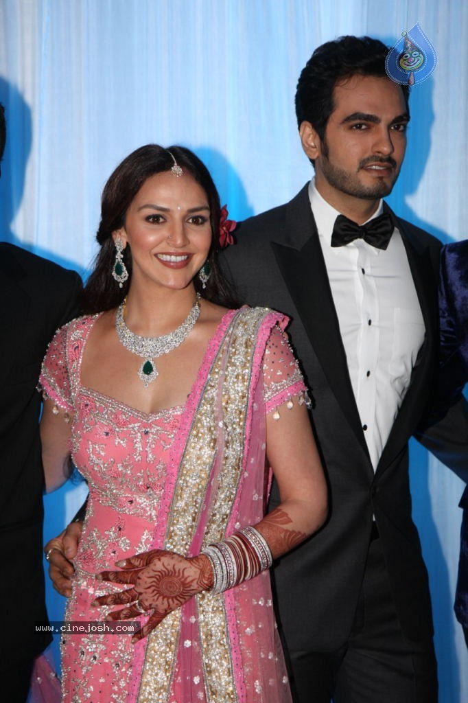 Celebs at Esha Deol Reception Photos - 75 / 89 photos
