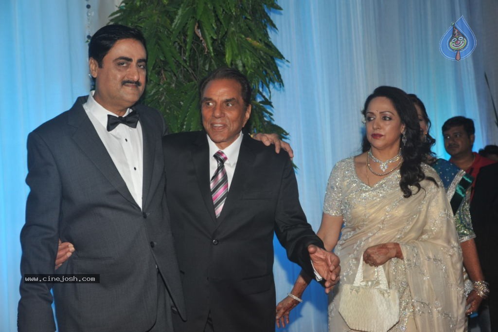 Celebs at Esha Deol Reception Photos - 82 / 89 photos
