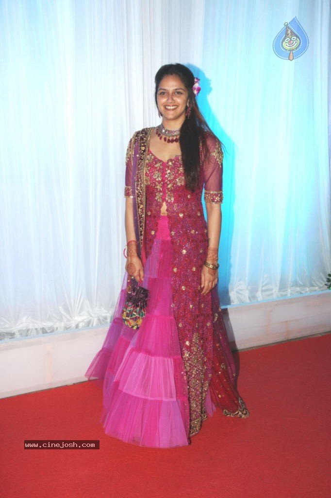Celebs at Esha Deol Reception Photos - 89 / 89 photos