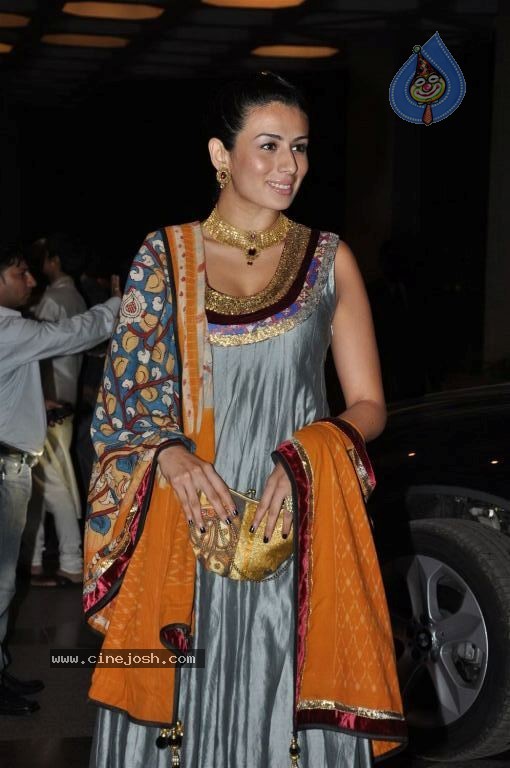 Celebs at Esha Deol Sangeet Ceremony - 6 / 149 photos
