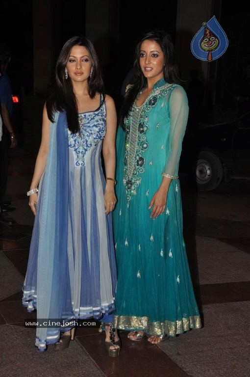 Celebs at Esha Deol Sangeet Ceremony - 28 / 149 photos