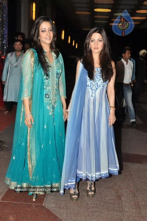 Celebs at Esha Deol Sangeet Ceremony - 69 / 149 photos