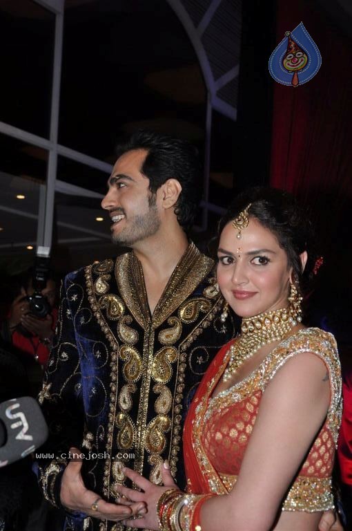 Celebs at Esha Deol Sangeet Ceremony - 111 / 149 photos