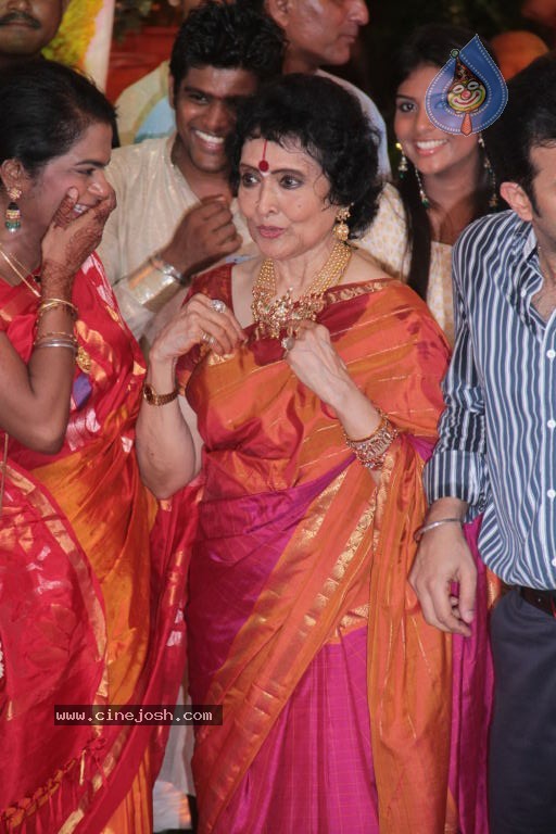 Celebs at Esha Deol Wedding - 58 / 75 photos