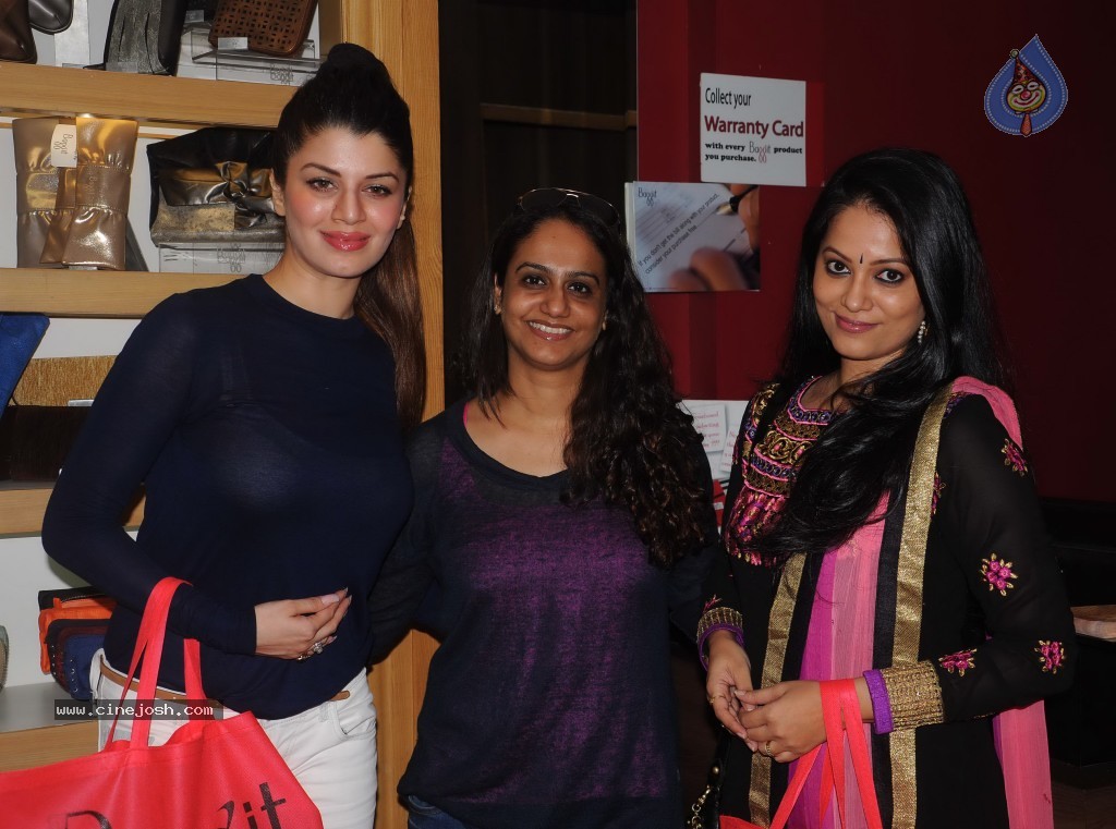 Celebs at Femina Festive Showcase 2013 - 5 / 52 photos