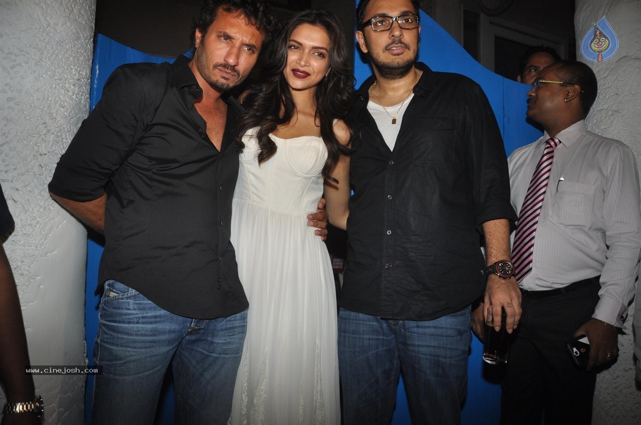 Celebs at Finding Fanny Fernandes Wrap up Party - 7 / 63 photos