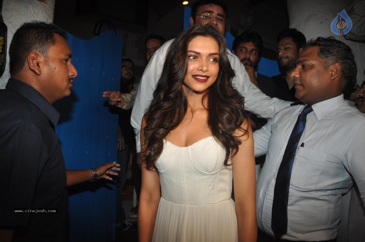 Celebs at Finding Fanny Fernandes Wrap up Party - 17 / 63 photos