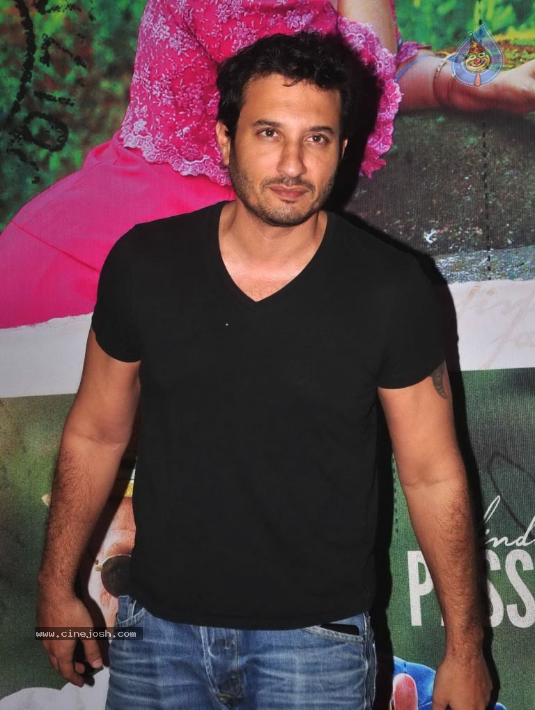 Celebs at Finding Fanny Special Show - 30 / 54 photos