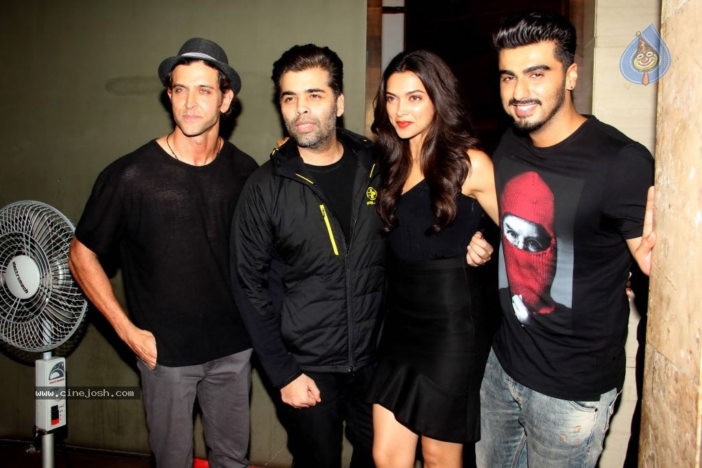 Celebs at Finding Fanny Special Show - 34 / 54 photos